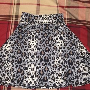 Adorable LuLaRoe Azure skirt